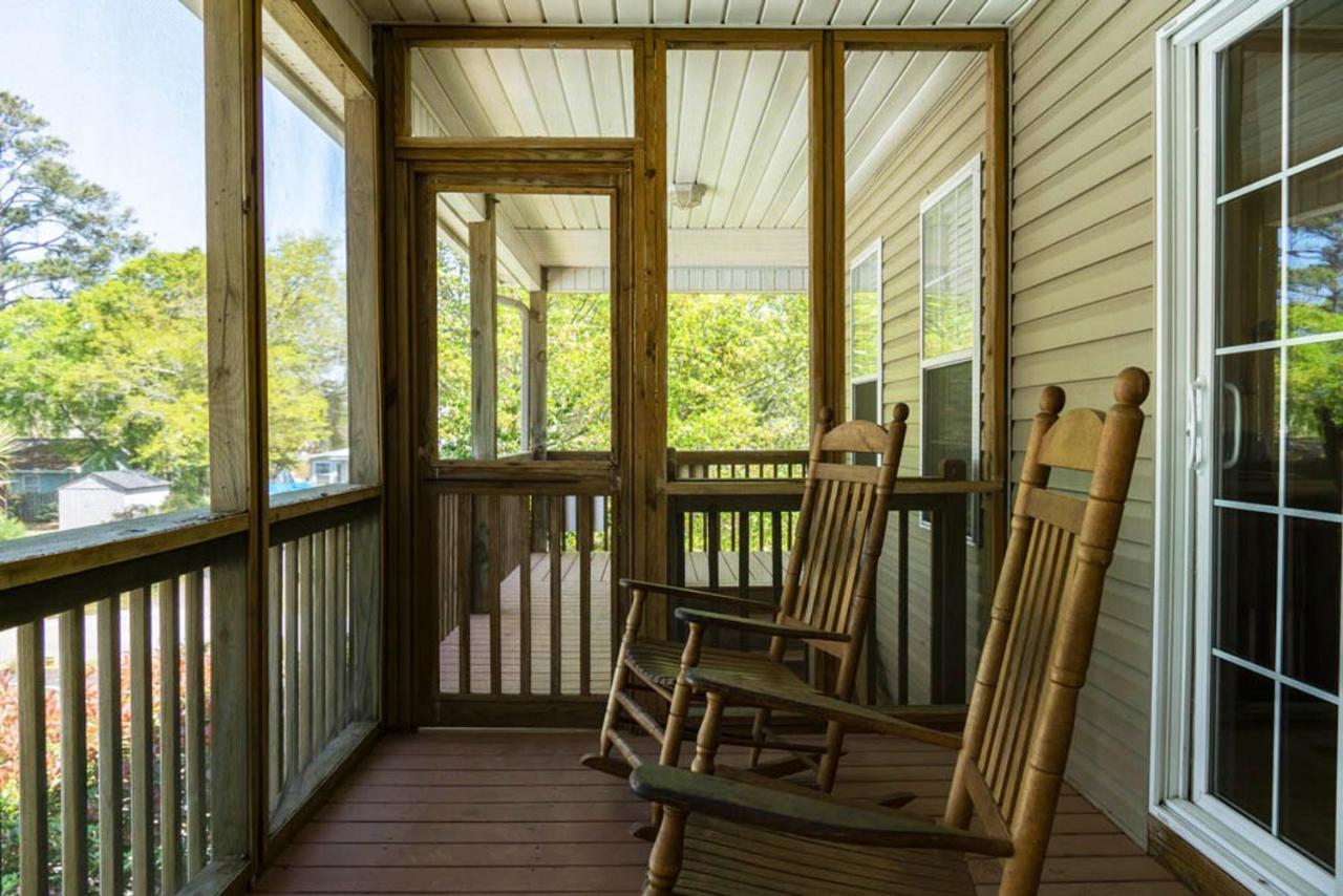 Island Delight By Oak Island Accommodations Exterior photo