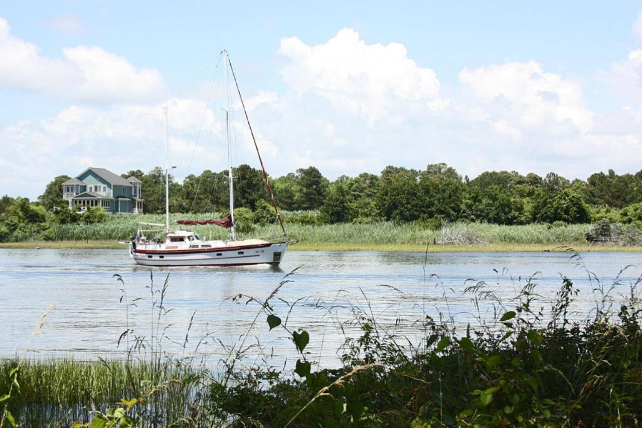 Island Delight By Oak Island Accommodations Exterior photo